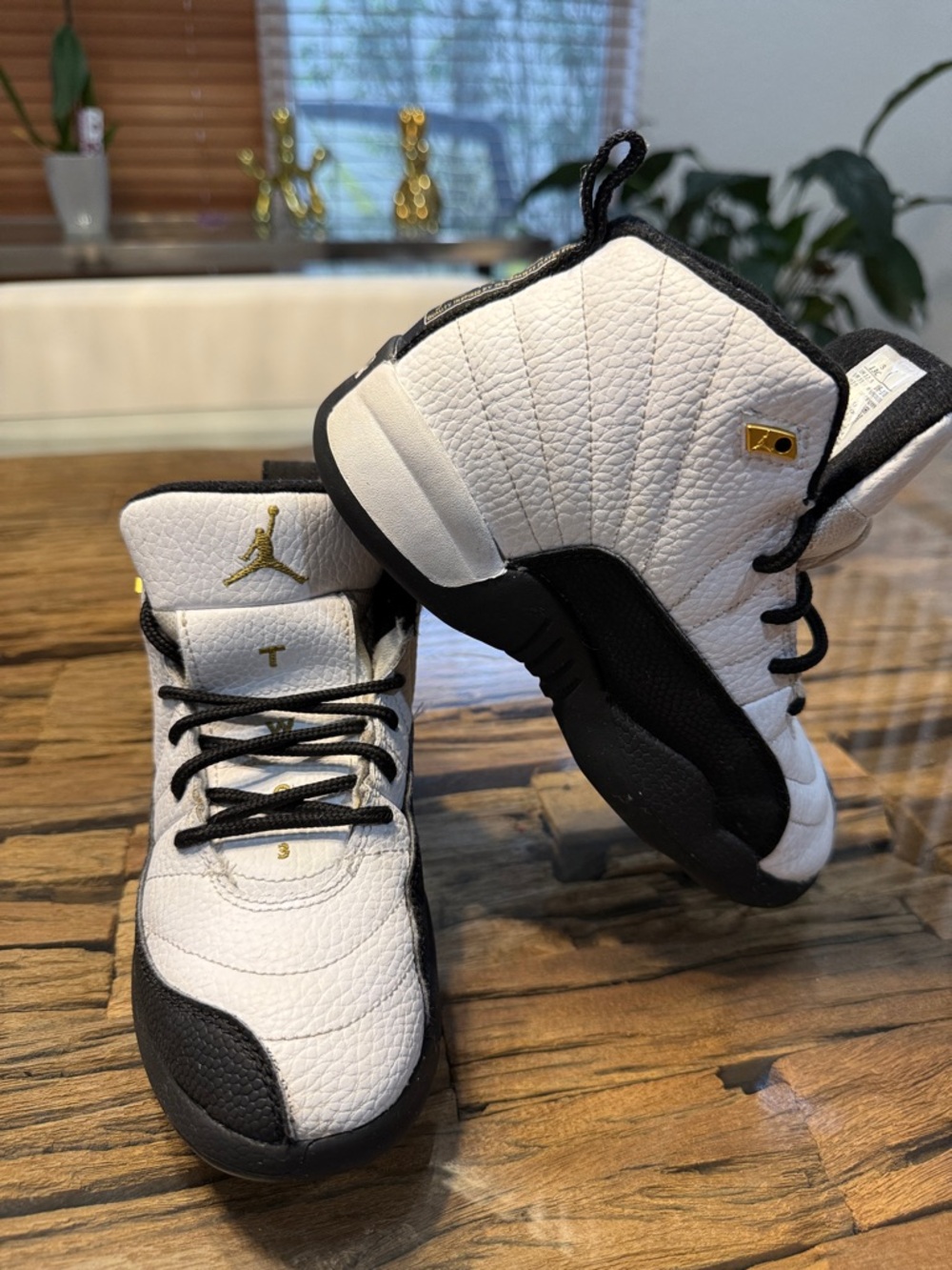 Nike White, Black & Gold Retro Basketball Toddler Sneakers (Preowned)